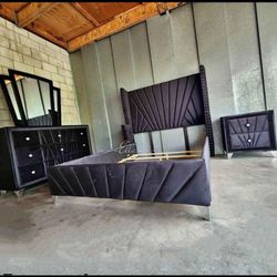 Carissa Black Bedroom Set
Furniture of America$10 Down Payment And Financing Available