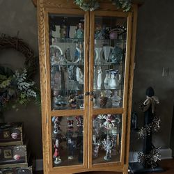 Oak Curio Cabinet With Key 