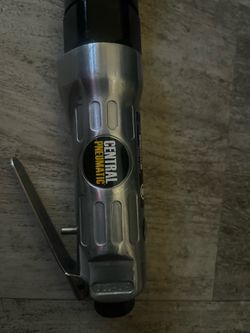 Central pneumatic 1/2 in air ratchet wrench
