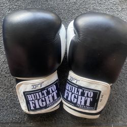 Built To Fight Industries 16oz Boxing Sparing Gloves Black/White Large