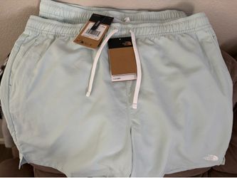 Northface action shorts medium and xl new