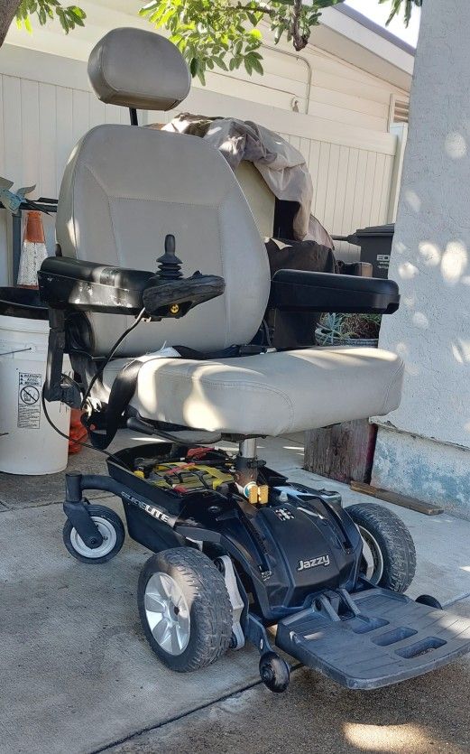 Jazzy Select Elite Mobility Scooter