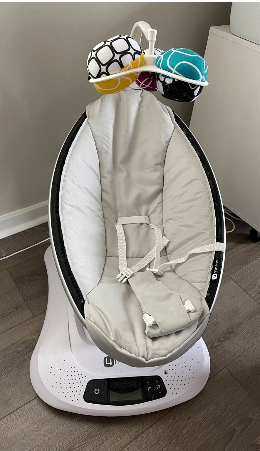 MamaRoo Baby Swing with Bluetooth