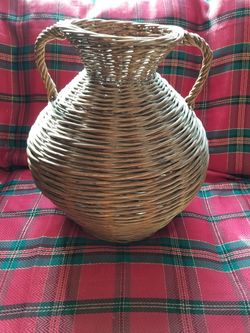 Beautiful vintage large 2 handle basket