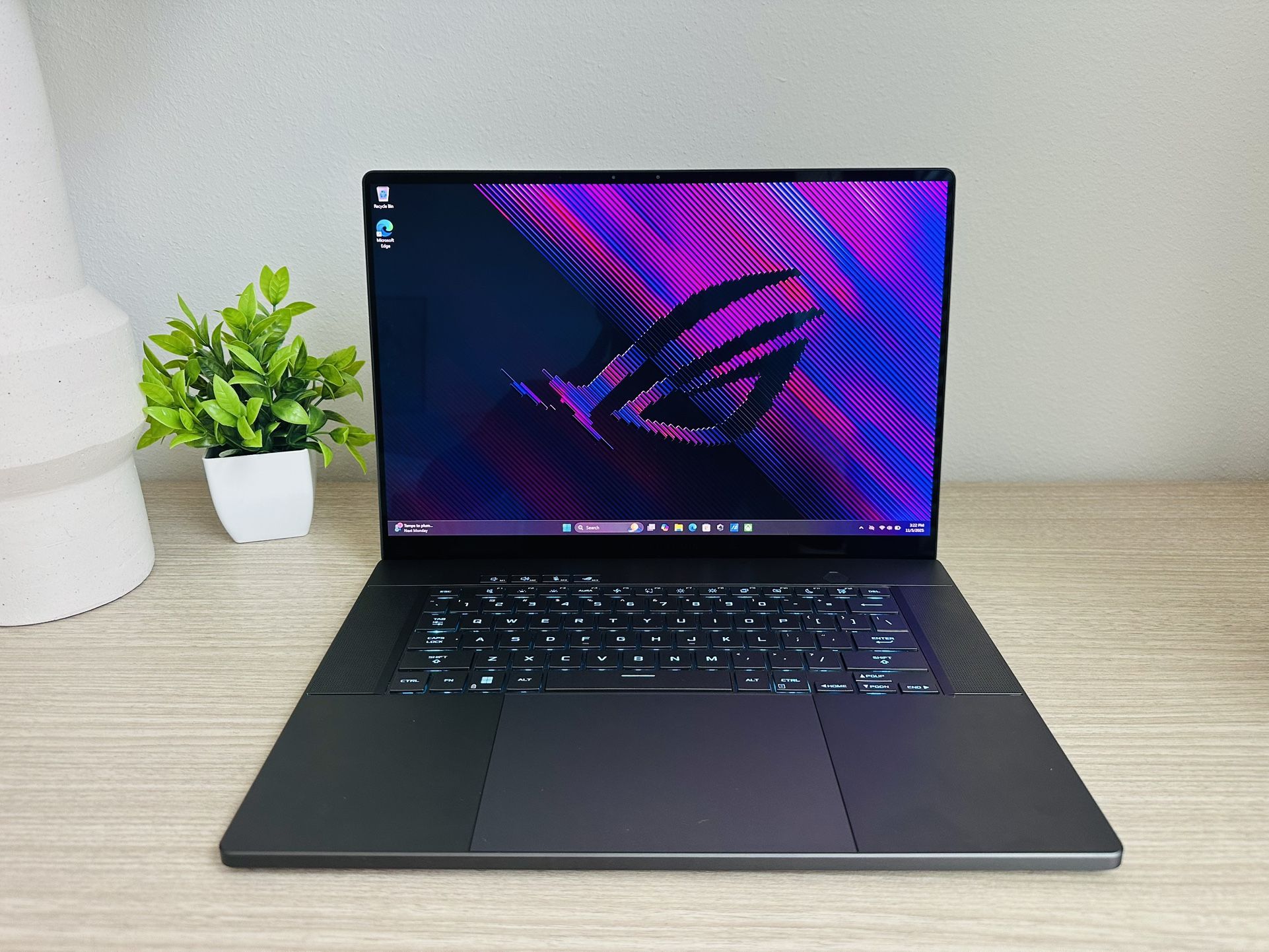 ASUS ROG Zephyrus G16 Gaming Laptop, 16" OLED 240Hz Display, Core Ultra 9 185H RTX 4070