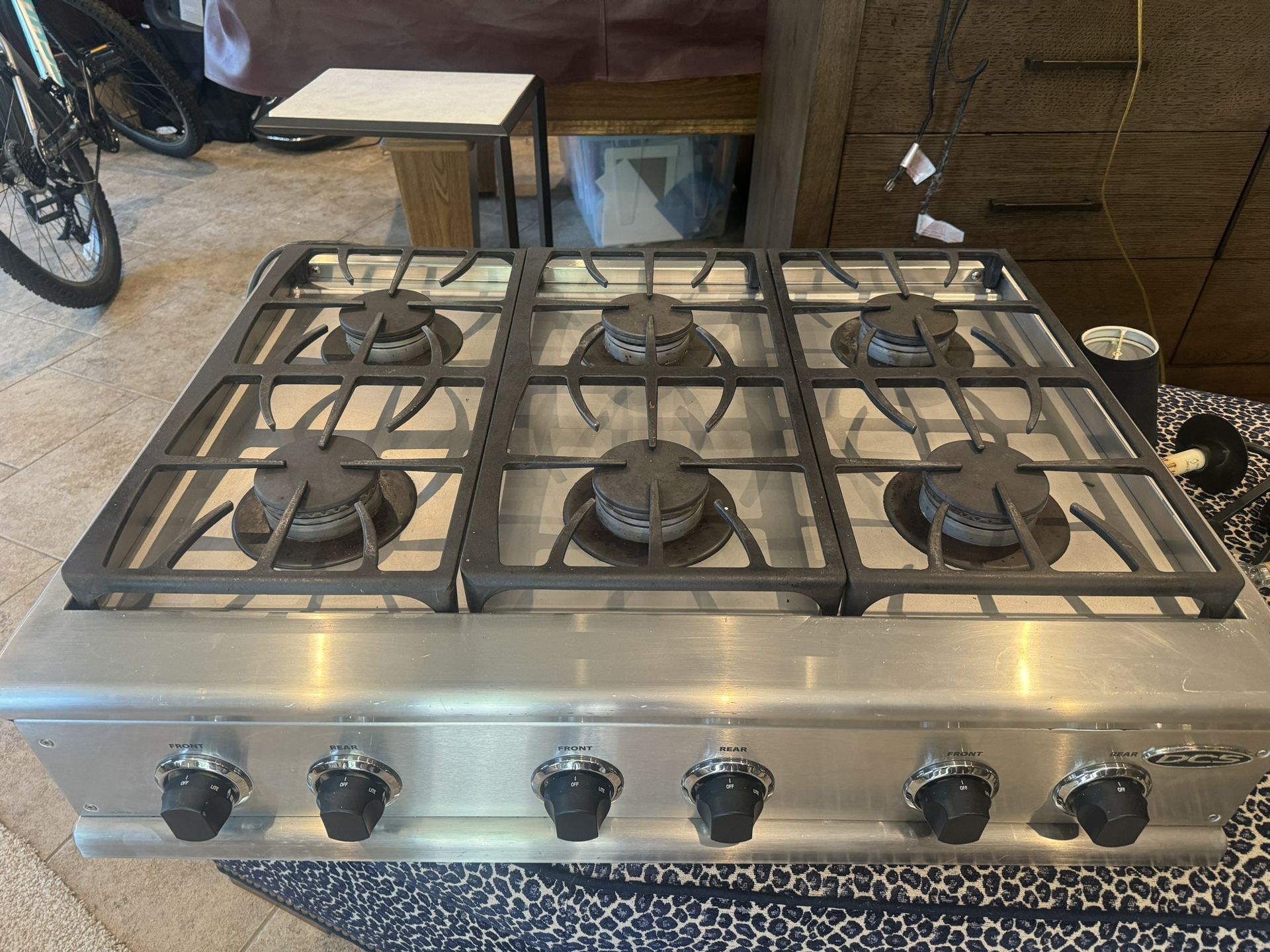 -Used DCS 6 Kitchen Top Gas Burner $600