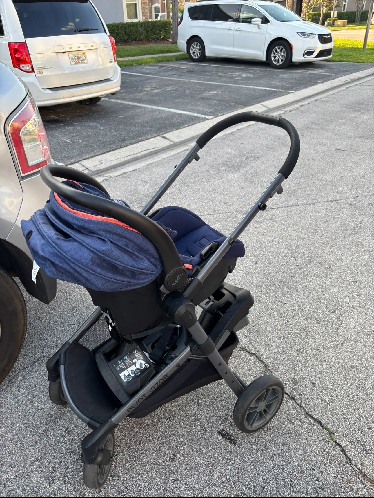 EvenFlo Pivot Stroller & Car seat