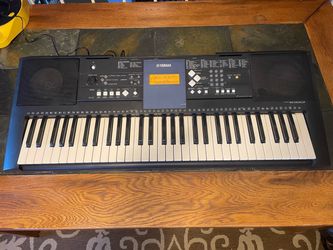HUGE Yamaha Digital Keyboard With Stand & New Power Supply.