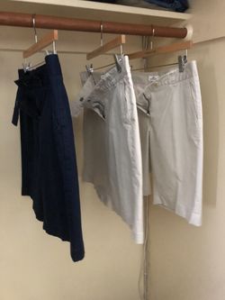 Vineyard Vines brand khaki shorts in blue and khaki