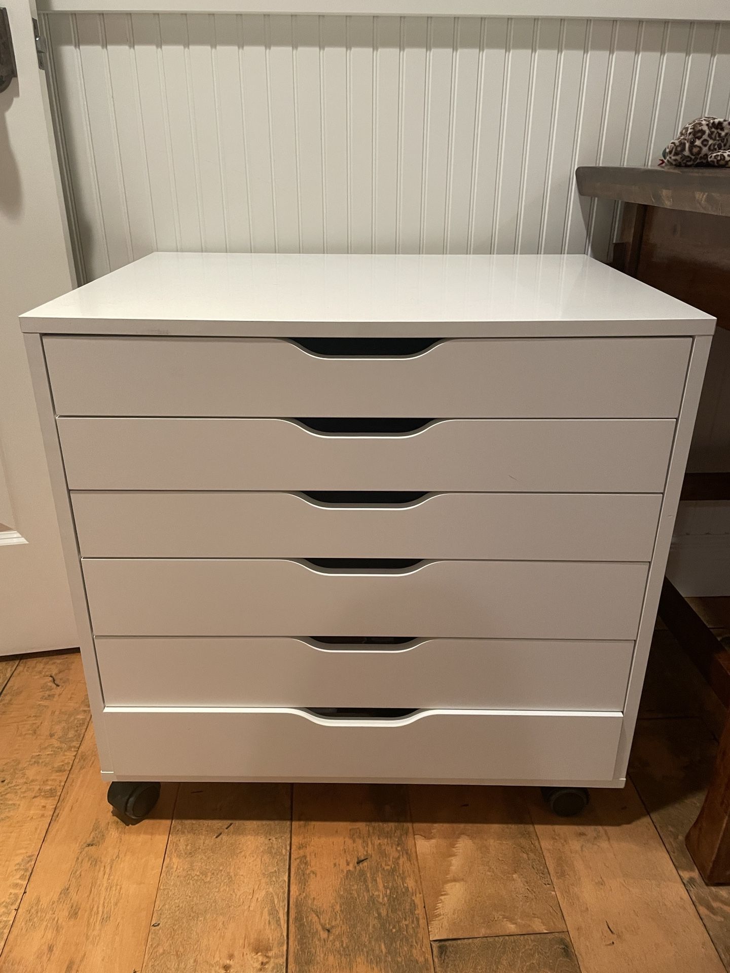 Like New Rolling File Cabinet