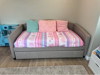 Twin Day Bed with Trundle