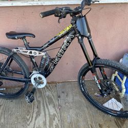 Downhill Kona Stinky Full Suspension 