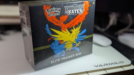 Pokémon TCG Hidden Fates Elite Trainer Box (ETB) – Factory Sealed