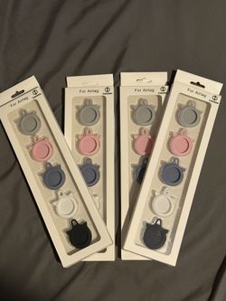 4 Apple Keychain AirTag Accessories 
