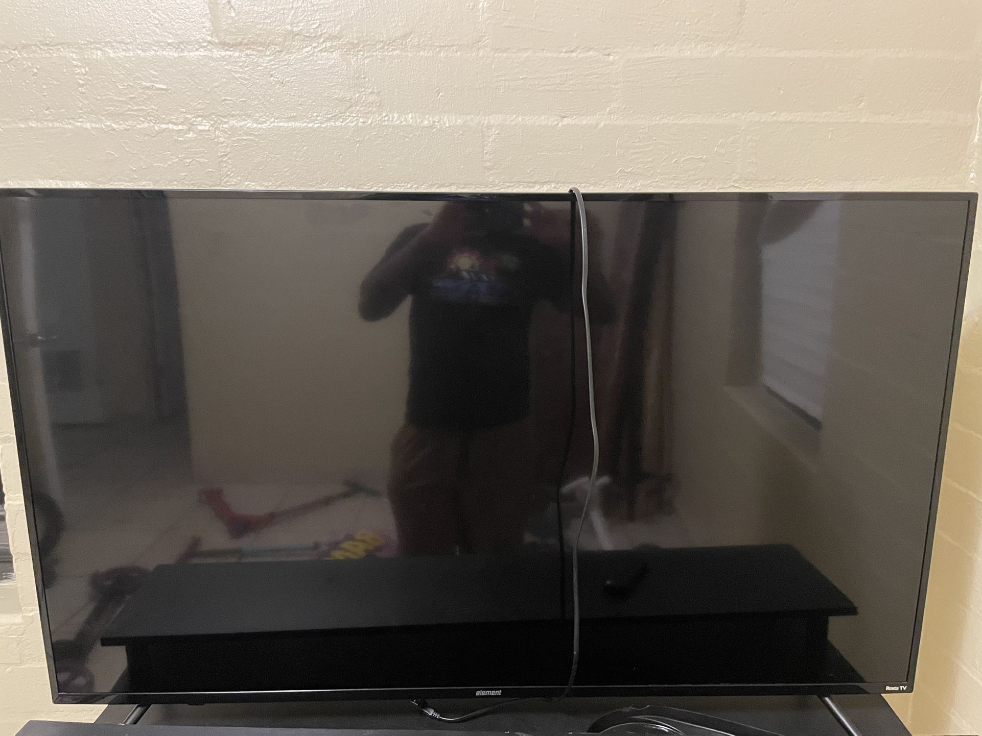 Element & Roku Smart TV 55in