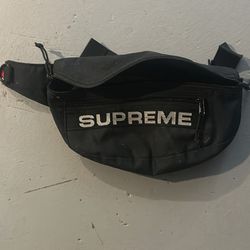Supreme Cross Bag