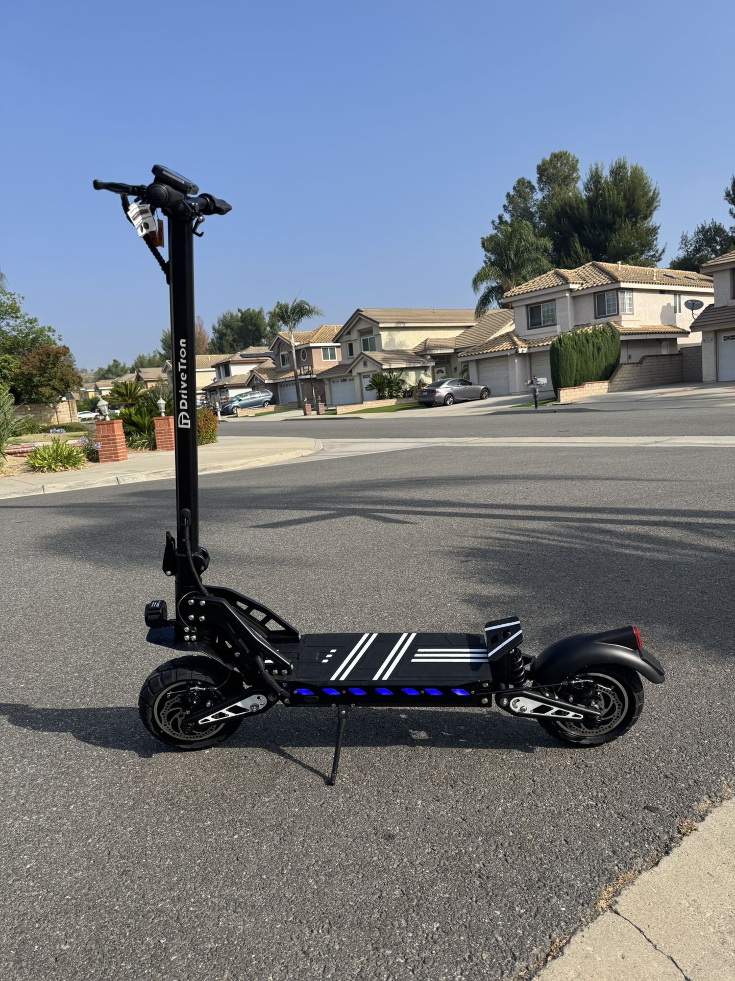 Dual-motor high-speed electric scooter