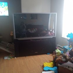 Free Hitachi Projection TV 56 Inch 