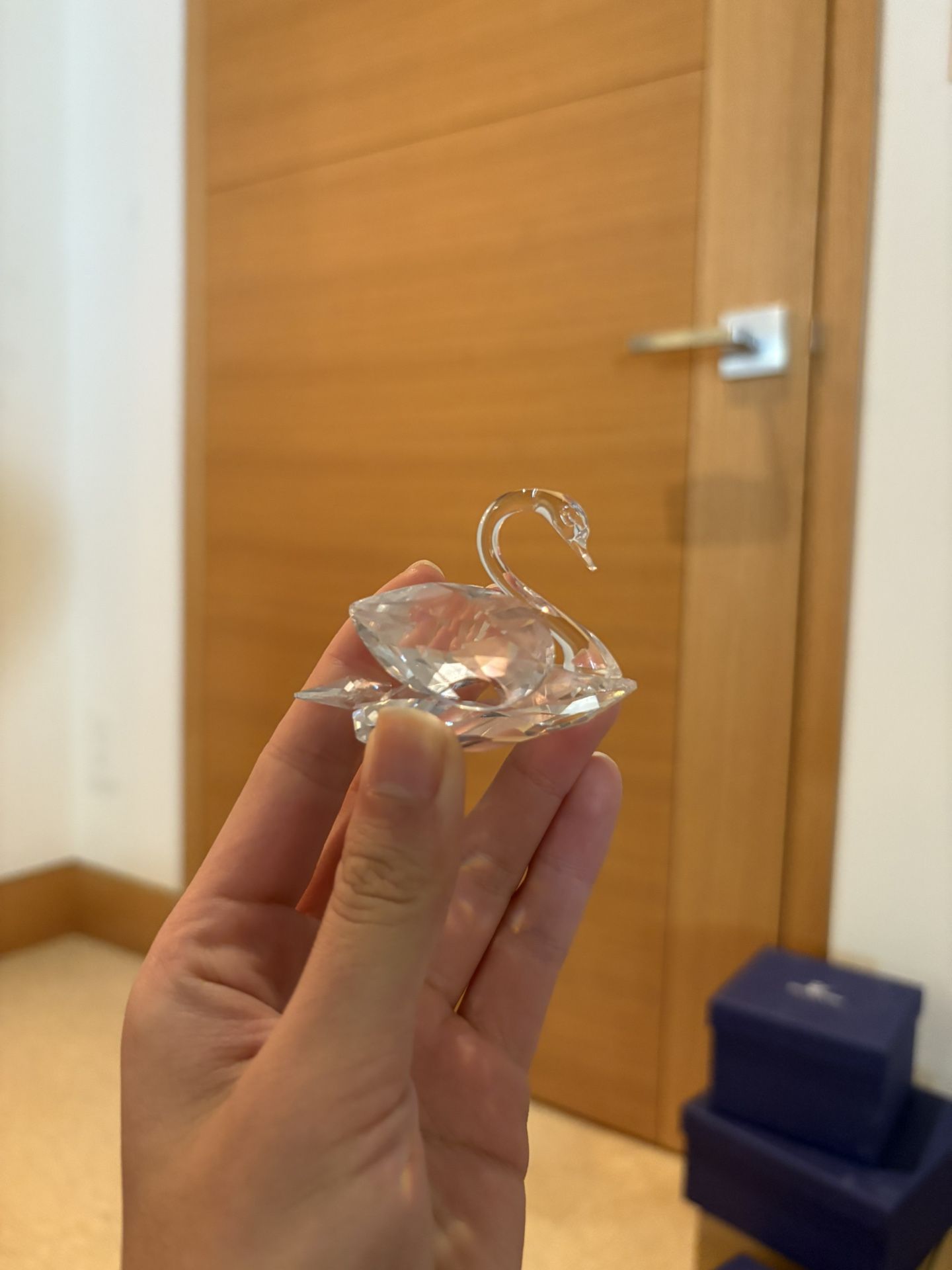 Swarovski Crystal Swan Figurine – With Original Packaging