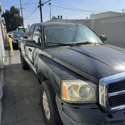 2005 Dodge Dakota