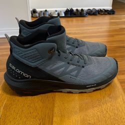 LIKE NEW CONDITION SALOMON ALL-TERRAIN HIKING SHOES size 11 Men 