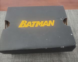 Converse Batman kids size 5. Brand New.