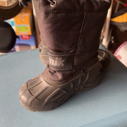 Black Snow Boots 