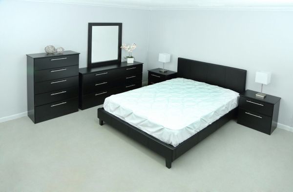 BEDROOM SET ALL NEW IN 4-pcs JUEGO DE HABITACIÓN TODO Nuevo for Sale in