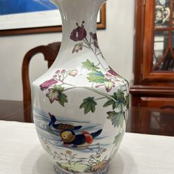 Japanese Porcelain Flower Vase Colorful Hand Painted Art Deco Asian Urn