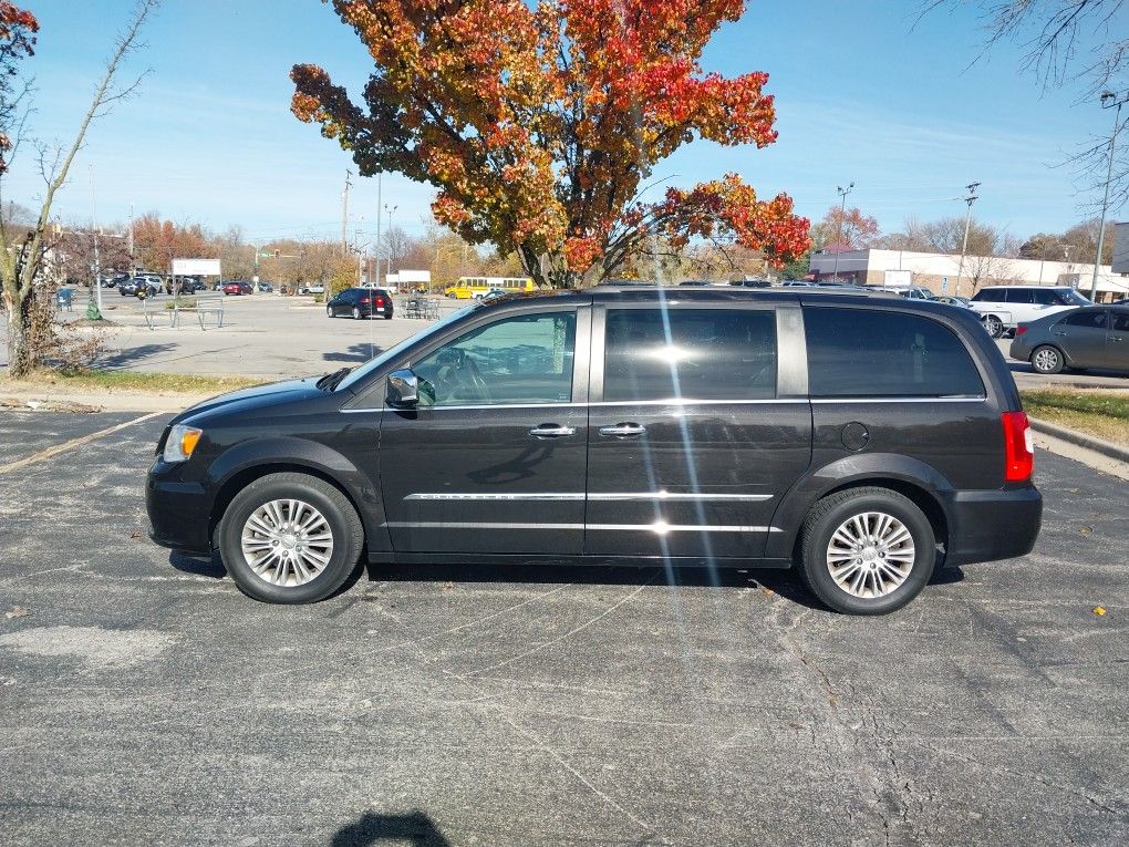2015 Chrysler Town & Country