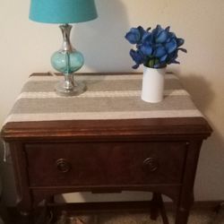 Antique Sewing Machine/End Table 