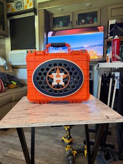Custom-made speaker box