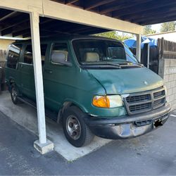 1999 Dodge Ram Van