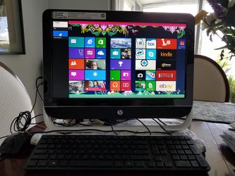 Hewlett Packard All in One Computer with Windows 8 in Excellent working condition comes with papers Computer Accepts Updates. Excellent Condition !