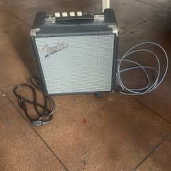 Fender Amp Rumble 15 with guitar cords