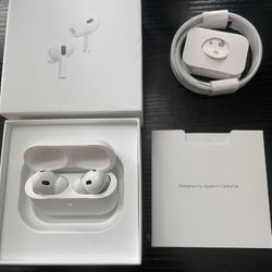 AirPods Pro’s 2 USB’s