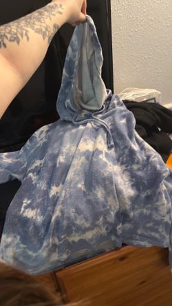 Women’s sweater size M