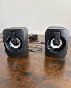 Speakers an gaming mat