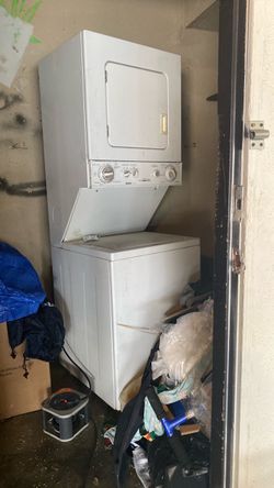 Kenmore stackable washer and dryer excellent condition electric / gas