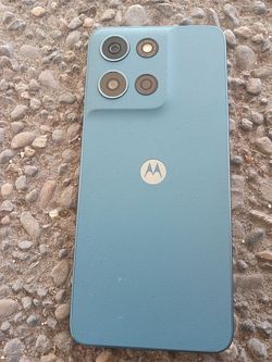 Cell phone Motorola Moto play 2026