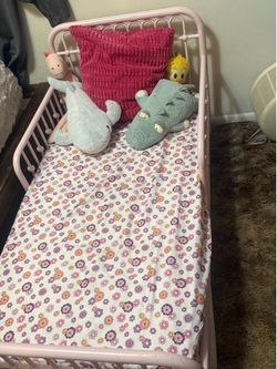 Toddler bed