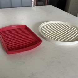White Microwave Bacon Cooker