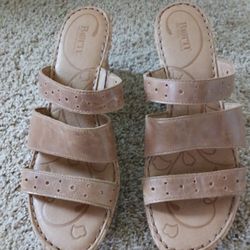 Womens Size 9 Born Leather Sandals Like New 