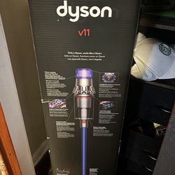 Dyson V11 (Brand new In Box Never Opened) 