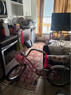 Vintage Schwinn women’s/big kid bike
