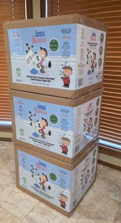 Peanuts 3.5 ft. Animated Charlie Brown Christmas tree set