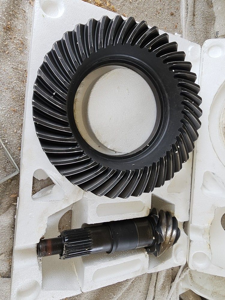 Ford 8.8 410 Gear Set for Sale in Riverside, CA - OfferUp