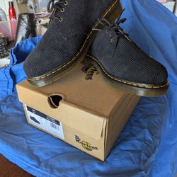 NIB Dr. Martens Size 11
