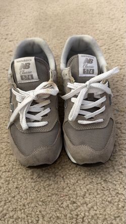 New balance classic 574’s women’s size 7 men 5.5