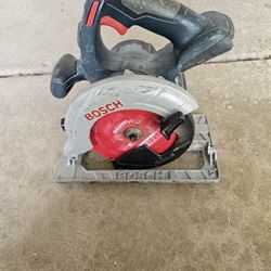 Bosch 18v Saw And 2.0 Amp Battery And Charger